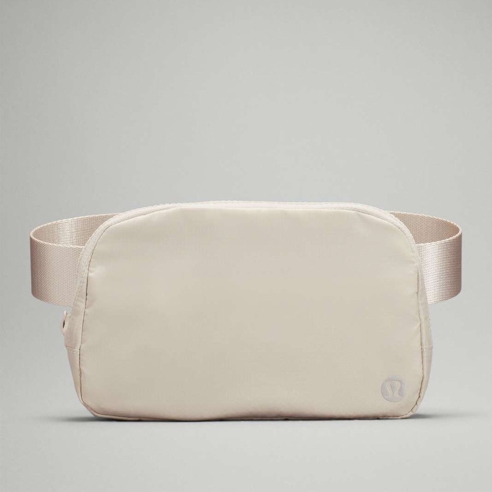NWT Lululemon Everywhere Belt Bag in White Opal
